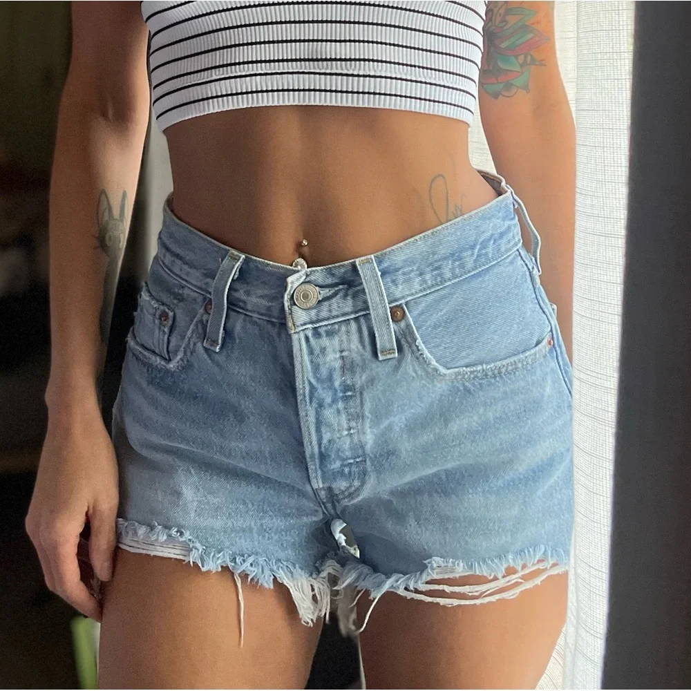 Levi 501 Shorts - Picture 1 of 5